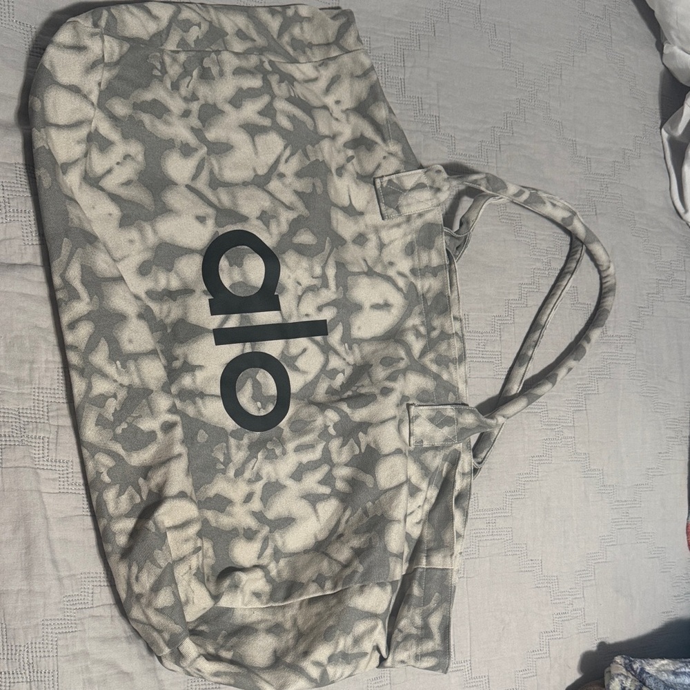 ALO Yoga Kids Cream and Gray Patterned Bottoms